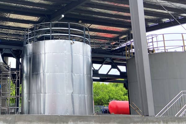 儲罐罐體保溫施工.jpg 儲罐罐體保溫施工.jpg